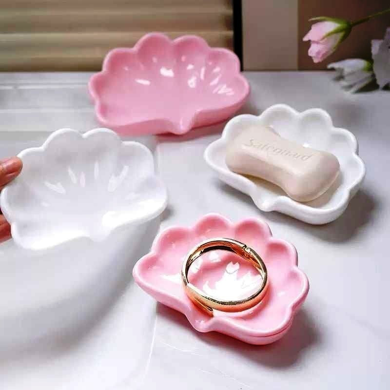 Shell Shape Soap Dish Tray – Decorative Drain Soap Holder (Pack of 3, Multicolor)